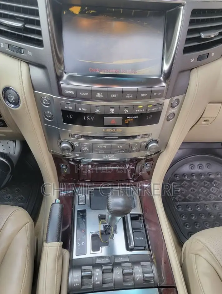 Lexus LX 570 2011 White
