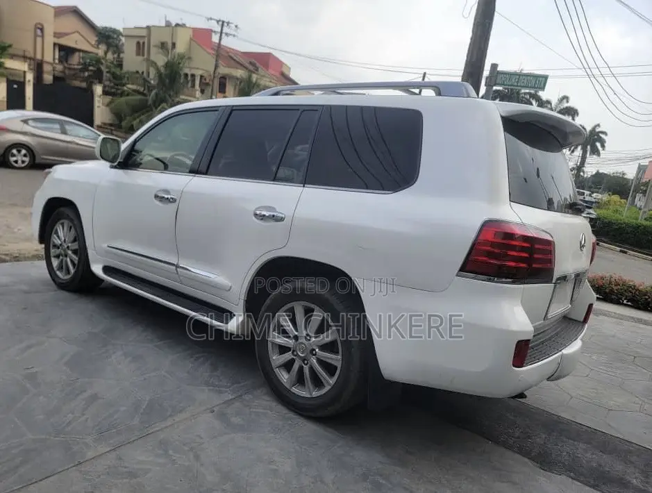 Lexus LX 570 2011 White
