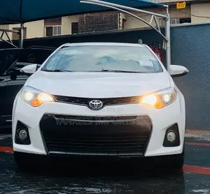 Toyota Corolla S Plus 4dr Sedan (1.8L 4cyl 6M) 2014 White