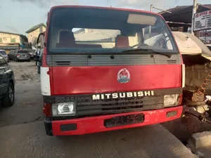 Mitsubishi Canter 2008 Red