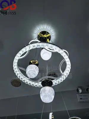 Fancy Dropping Chandelier