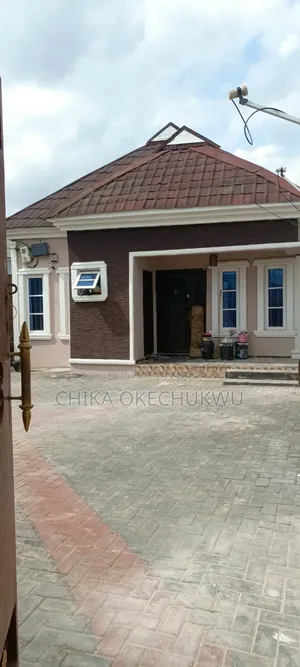 4bdrm Bungalow in Alimosho for sale
