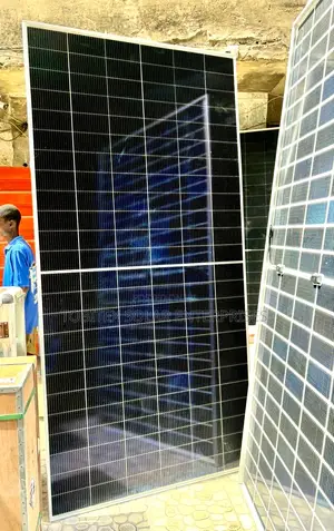 650watts Jinko Solar Panel