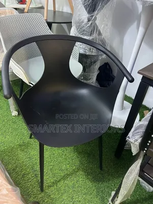 Noble Quality Plastic Iron Leg Chair