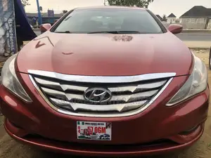 Hyundai Sonata Limited 2.0T Sedan (2.0L 4cyl 6A) 2013 Red