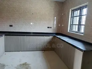 4bdrm Townhouse / Terrace in Mabushi for rent