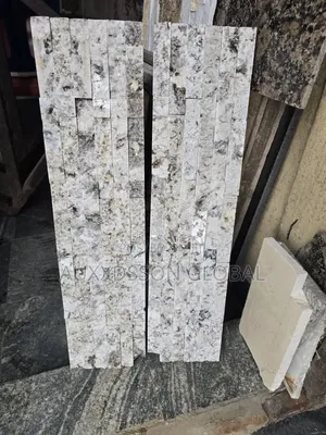 Alaska White Cultured Stone Tiles (Cracked Wall)