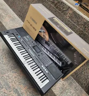 Yamaha E483 Electronic Keyboard