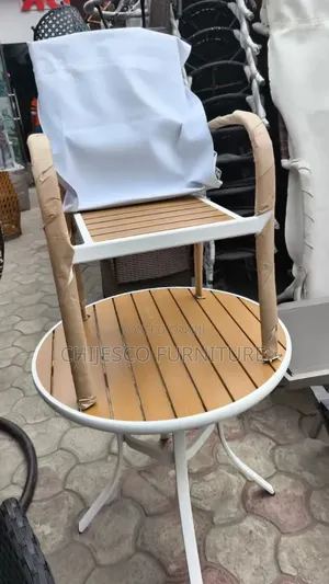 Quality Wooden Restaurant Bar Outdoor Swimming Table With 4 Chairs