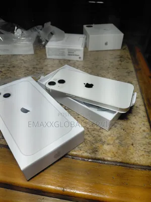 New Apple iPhone 13 128 GB White