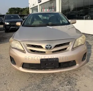 Toyota Corolla LE 4dr Sedan (1.8L 4cyl 4A) 2011 Silver