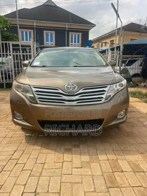 Toyota Venza XLE 2010 Brown
