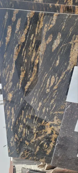 Black and Gold Granite Slabs (Gangsaw)
