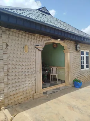 2bdrm Bungalow in Isuti Rd, Egan for sale