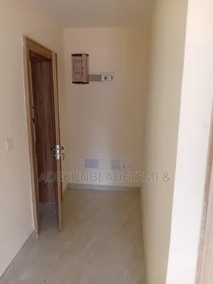4bdrm Townhouse / Terrace in Mabushi for rent