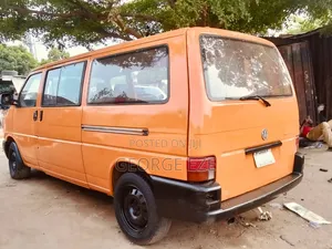 Volkswagen Transporter 2004 Orange