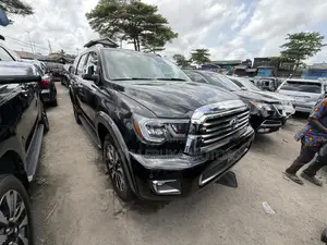 Toyota Sequoia Platinum FFV 4dr SUV 4WD (5.7L 8cyl 6A) 2016 Black