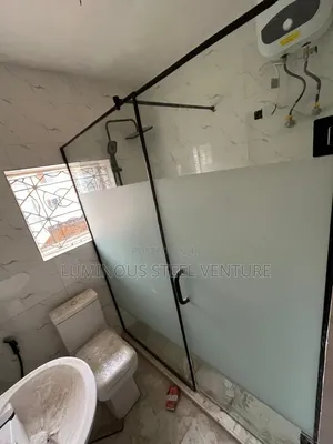 Tampered Shower Glass Walk-in Design Black Profile 
