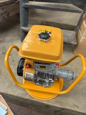 Concrere Vibrator / Poker Vibrator Robin