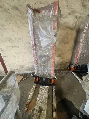 Manual Hydraulic Stalker 2000 Kg. (2 Tons )