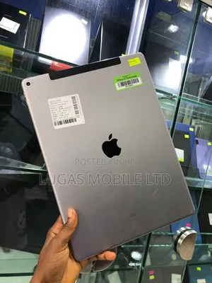 Apple iPad Pro 12.9  (2015) 128 GB Silver