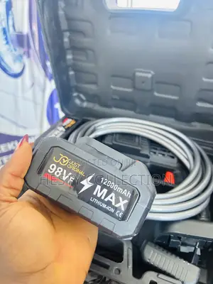 High Pressure Car Wash Sprayer Gardening With 2 Batteries and Hose