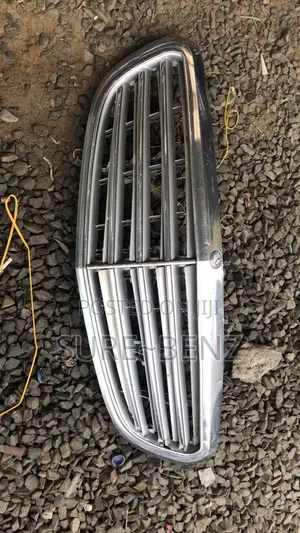 High Quality Mercedes Benz Front Grill C300 2015 Available as Seen