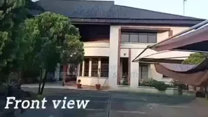 6bdrm Duplex in Phase 2 New Gra Port for sale