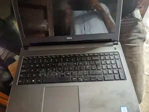 Laptop Dell Inspiron 15 5000 8GB Intel Core i5 SSD 256GB