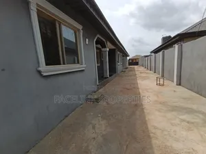 A Very Standard 3 No's of 2 Bedroom Flat All Rooms Ensuit Big Sitting