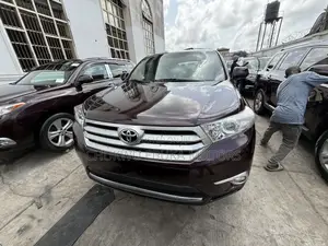 Toyota Highlander Limited 3.5L 2WD 2013 Burgundy