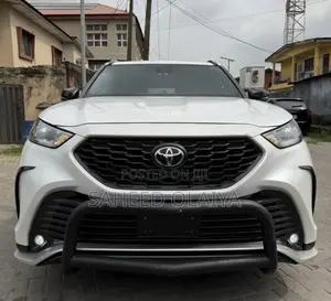 Toyota Highlander XSE AWD 2023 White