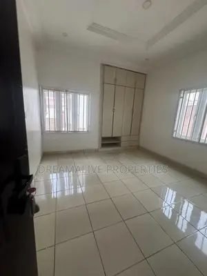 3bdrm Bungalow in Efab Queens, Karsana for rent