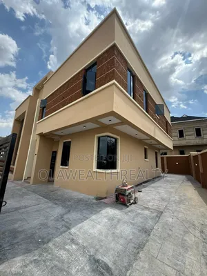 4bdrm Duplex in Carlton Gate Estate, Akobo for sale