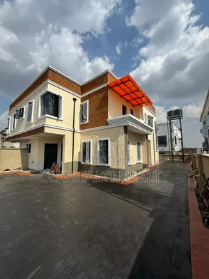 4bdrm Duplex in Carlton Gate Estate, Ibadan for sale