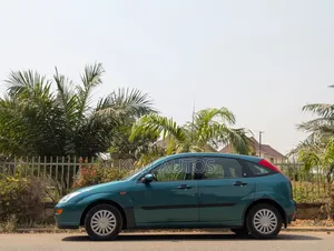 Ford Focus SE 2011 Green