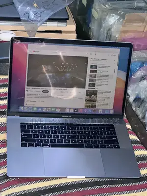 Laptop Apple MacBook Pro 2017 16GB Intel Core i7 SSD 256GB