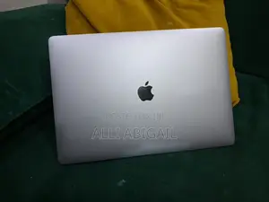 Laptop Apple MacBook Pro 2018 16GB Intel Core i7 SSD 500GB