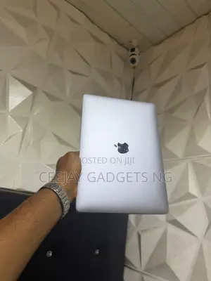 Laptop Apple MacBook Pro 2021 M1 8GB Apple M1 SSD 512GB
