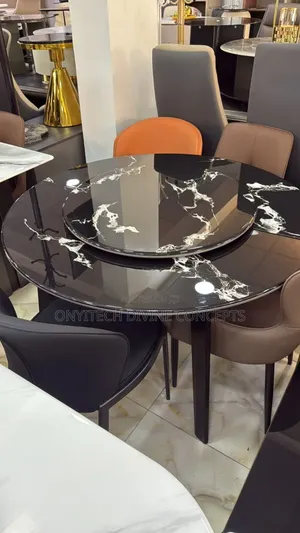 6 Seaters Round Shape Dining Table With Marble Top