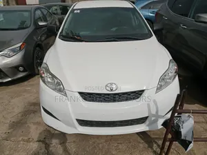 Toyota Matrix L Hatchback FWD (1.8L 4cyl) 2014 Silver