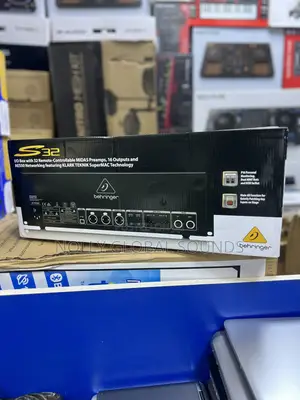 Behringer S32 32-channel Stage Box
