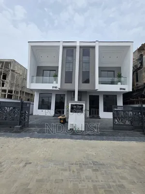 4bdrm Duplex in Ikota for sale