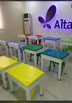 Model Standard Students Table and Chair