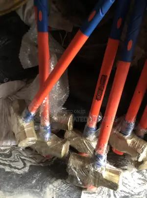 10kg Non-Sparking Sledge Hammer With a Brass Head.