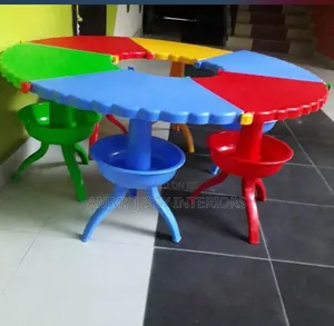 Model Standard Scallop Table for Students