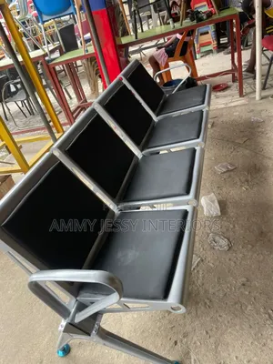 Standard Airport Chair 4in1