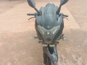 Bajaj Pulsar 220 F 2022 Black