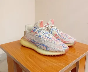 Adidas Yeezy Shoe (Male Sneakers)