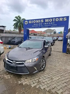 Toyota Camry XLE 4dr Sedan (2.5L 4cyl 6A) 2015 Gray